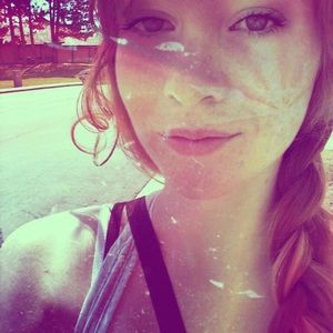 Meet your Posher, Kira